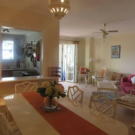 In El Paraiso - Near Puerto Banus 아파트 *