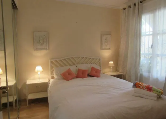 In El Paraiso - Near Puerto Banus דירה *